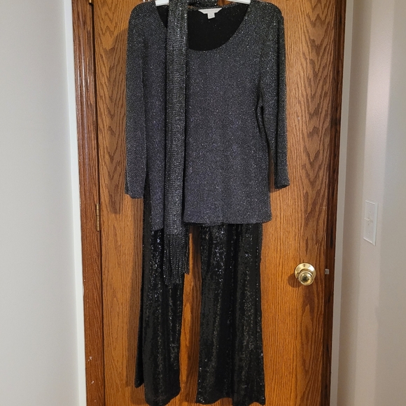 Laura Ashley Tops - EUC/ LAURA ASHLEY TOP (Holiday)